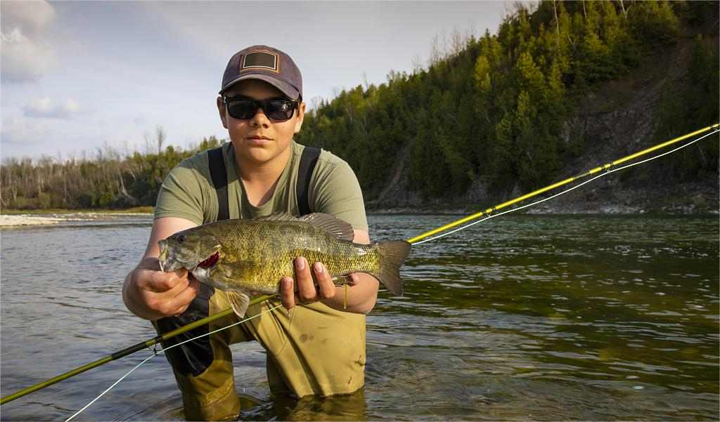 catch a red eye smallmouth bass