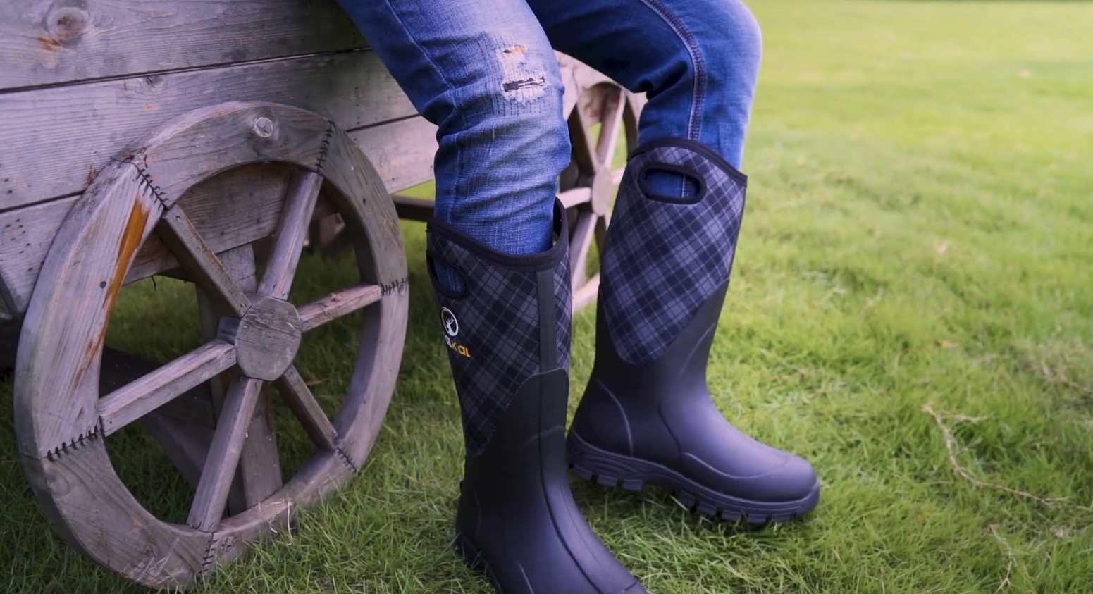 Muck boots with handles best sale